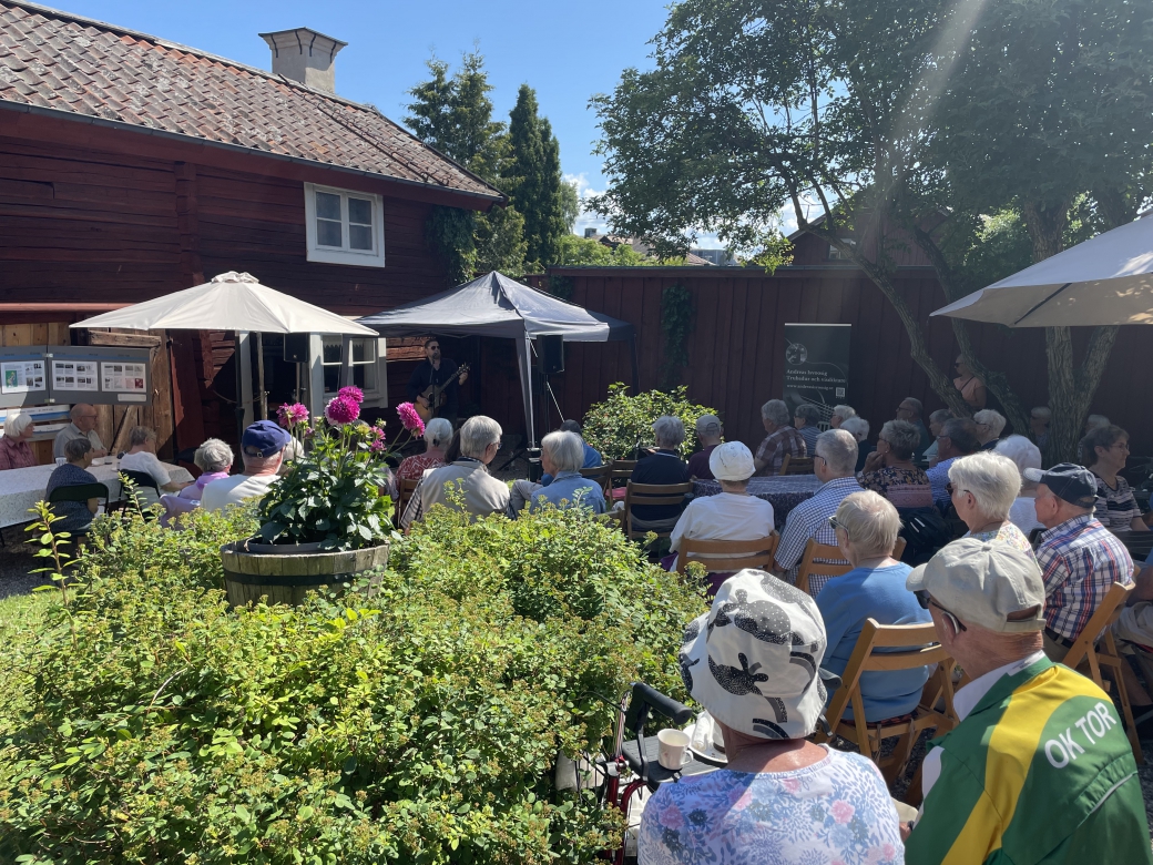 En underbar sommardag och fin artist drog rekordpublik