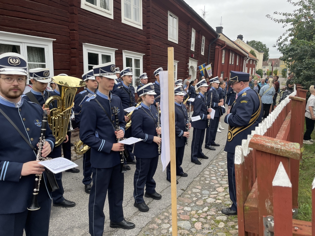 Gardet uppsta&#776;llda fo&#776;r spelning framfo&#776;r BG innan Birgersutdelningen